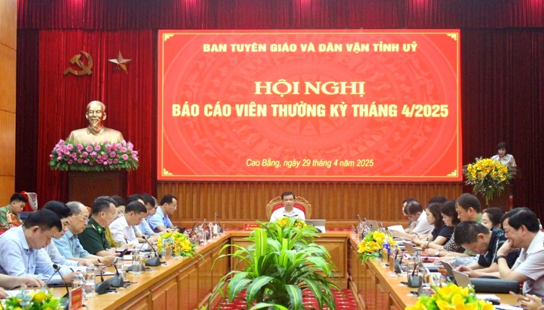 Hội nghị Báo cáo viên thường kỳ tháng 4/2025 tại điểm cầu tỉnh.