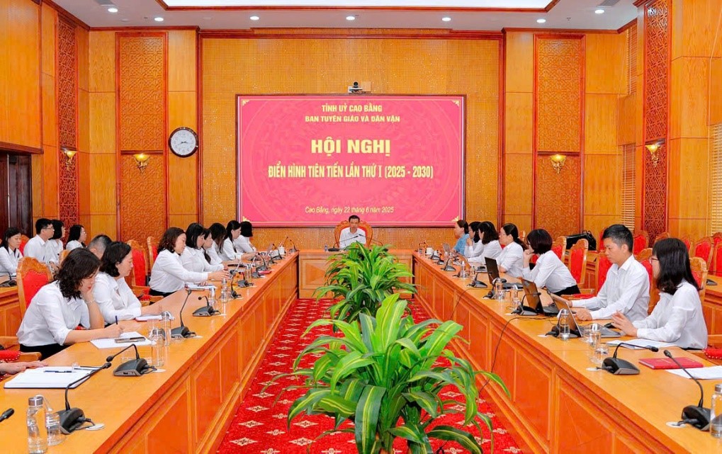 Toàn cảnh Hội nghị.