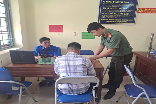 Anh bia (1) copy Nam QUANG 2