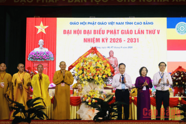 209a349cffada3568839ed2ece60e876175338 175322 lanh dao tinh tang hoa chuc mung dai hoi 12533107 13062807